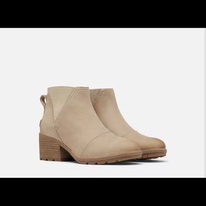 NWT Sorel Cate Chelsea boot size 9